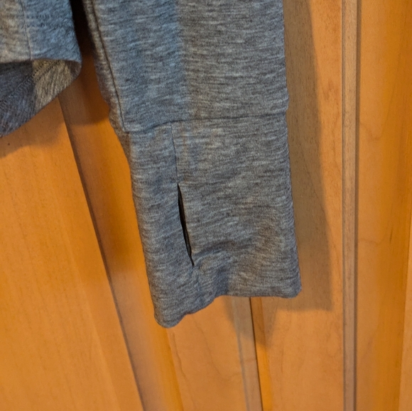 GapFit Breathe T-shirt - Picture 2 of 4